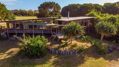 Delicate Nobby Artist Studio, 898 Point Plomer Road - Phillip Island Accommodation 0