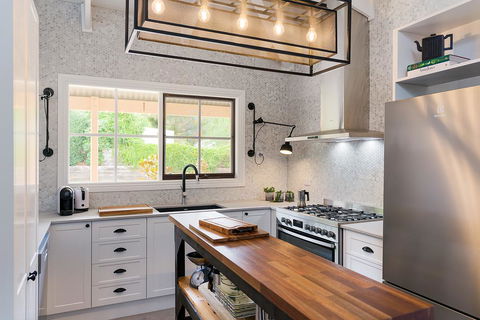 Designer Town Villa - Phillip Island Accommodation 1
