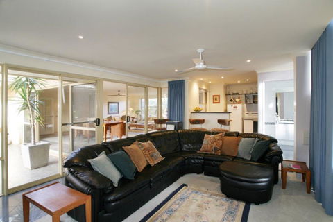 Dolphin 3 Bedroom House By Shoalwater Executive Homes - Phillip Island Accommodation 0