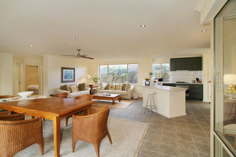 Dolphin 3 Bedroom House By Shoalwater Executive Homes - Phillip Island Accommodation 3