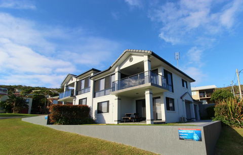 Dolphin Court 1, 1 Gowing Street - Phillip Island Accommodation 2