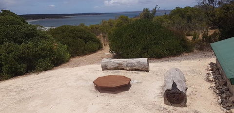 Donington Cottage Lincoln National Park - Phillip Island Accommodation 3