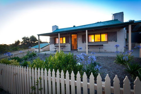 Donington Cottage Lincoln National Park - Phillip Island Accommodation 0