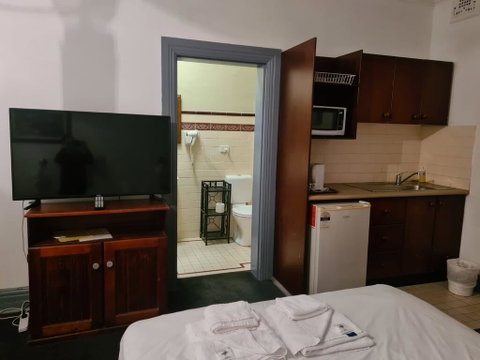 Dunkirk Hotel - Phillip Island Accommodation 2