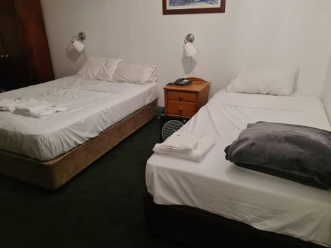 Dunkirk Hotel - Phillip Island Accommodation 1