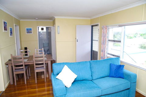 Dunroamin, 20 Main Street - Phillip Island Accommodation 2