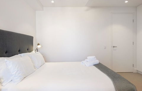 EIGHT TWO NINE TWO III: BONDI BEACH - Phillip Island Accommodation 2