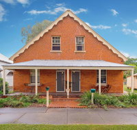 Eliza 1875 Red Brick Duplex Townhouse - Phillip Island Accommodation