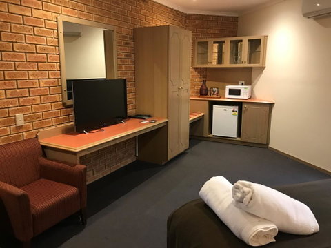 Eltham Motor Inn - Phillip Island Accommodation 3