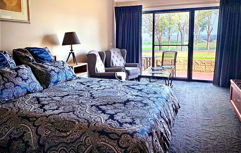 Estate Tuscany - Phillip Island Accommodation 0