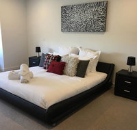 Executive Mansion Spring Racing Melbourne Cup - Phillip Island Accommodation