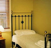 Eyre House - Phillip Island Accommodation