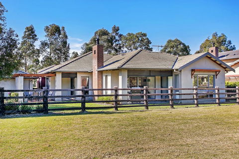 Fairview - Phillip Island Accommodation 0