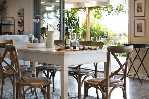 Farmer Smith Estate - Sunrise Retreat - Phillip Island Accommodation 2