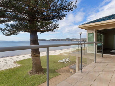 Filoli', 91 Foreshore Drive - Huge Waterfront Home - Phillip Island Accommodation 2