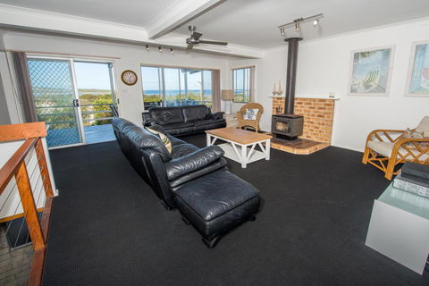 Fingal Bay Beach House, 32 Lentara Street - Phillip Island Accommodation 0