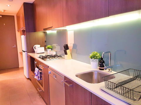 FITZROY FANTASTIC 1BR APT With FREE WINE, NETFLIX, WIFI, Close To TRAMS, COLES - Phillip Island Accommodation 2