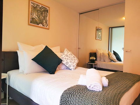 FITZROY FANTASTIC 1BR APT With FREE WINE, NETFLIX, WIFI, Close To TRAMS, COLES - Phillip Island Accommodation 1