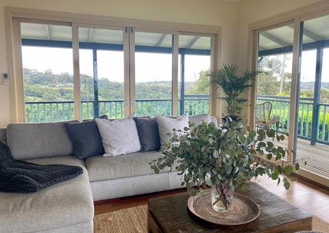 Four Winds Luxury Villas Byron Bay - Phillip Island Accommodation 2