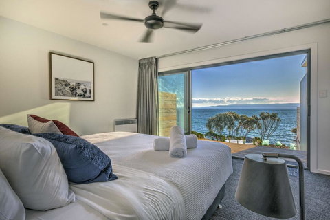 Freycinet Coastal Retreat - Phillip Island Accommodation 2