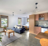 Freycinet Stone Studio 7 - Quartz - Phillip Island Accommodation