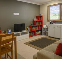 Friends at McLaren Vale - Phillip Island Accommodation