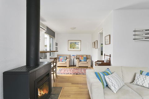 Front Beach Shack - Renovated House In A Quiet Location - Phillip Island Accommodation 2