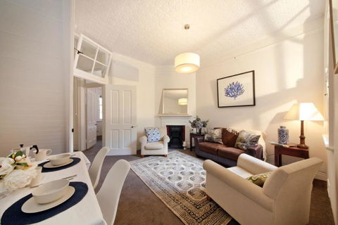 FUN TIMES In HUGE House 1 Minute To SYDNEY HARBOUR - Phillip Island Accommodation 0