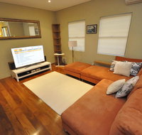 Glebe Self-Contained Modern One-Bedroom Apartment 47ROS - Phillip Island Accommodation