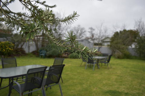 Hamilton Lakeside Motel - Phillip Island Accommodation 1