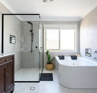 Hamptons Waterfront Getaway - Phillip Island Accommodation