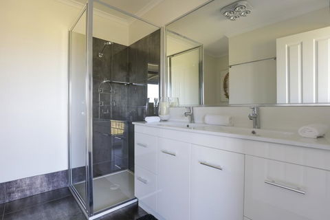 Harmans Lodge Private Rural Escape - Phillip Island Accommodation 3