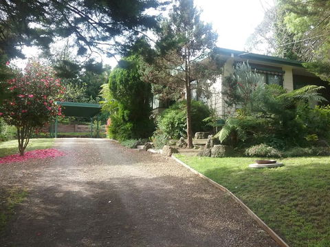 Healesville Selfie - Self Contained House - Phillip Island Accommodation 1