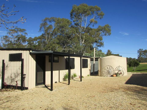 HEATHCOTE SHIRAZ COUNTRY STAYS - Phillip Island Accommodation 0