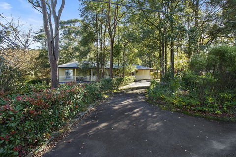 Hilldo - Lovely Mountainside Accommodation - Phillip Island Accommodation 0
