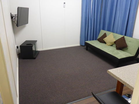 Holiday House Clermont - Phillip Island Accommodation 3