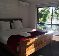 Holly House BnB - Phillip Island Accommodation