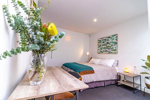 Homestay In The Heart Of Fitzroy - Walk To CBD - Phillip Island Accommodation 0
