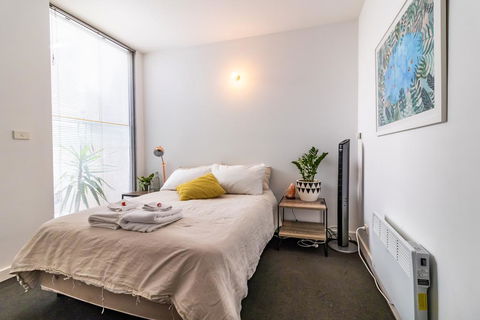 Homestay In The Heart Of Fitzroy - Walk To CBD - Phillip Island Accommodation 3