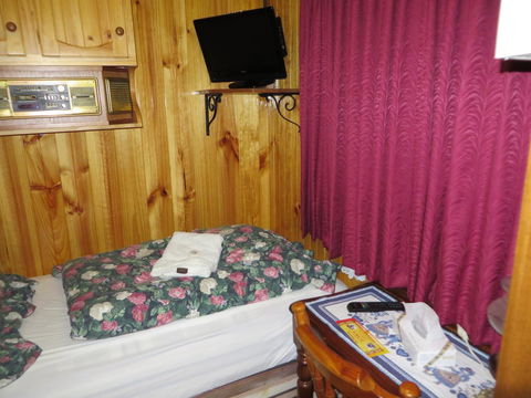 Karelia Alpine Lodge - Phillip Island Accommodation 2