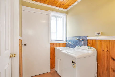 Kellraine Holiday Units - Phillip Island Accommodation 1