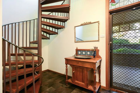 Kestrel Lodge Port Willunga - Phillip Island Accommodation 1