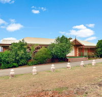 King III - you can honestly walk to Bimbadgen and Hope Estate concerts - Phillip Island Accommodation
