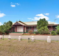 King Retreat Estate - you can honestly walk to Bimbadgen and Hope Estate concerts - Phillip Island Accommodation