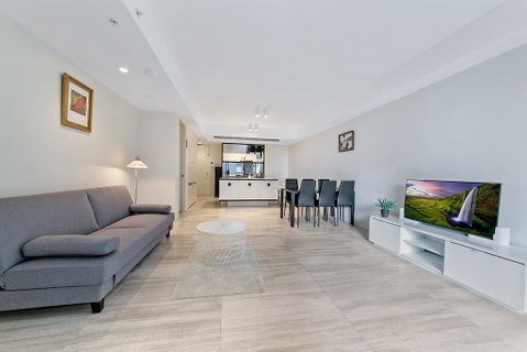 KOZYGURU HAYMARKET SYDNEY CITY VIEW 2 BED STUNNING APT NHA178-1206 - Phillip Island Accommodation 0