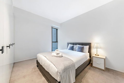KOZYGURU HAYMARKET SYDNEY CITY VIEW 2 BED STUNNING APT NHA178-1206 - Phillip Island Accommodation 2
