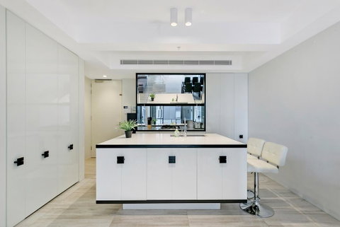 KOZYGURU HAYMARKET SYDNEY CITY VIEW 2 BED STUNNING APT NHA178-1206 - Phillip Island Accommodation 1