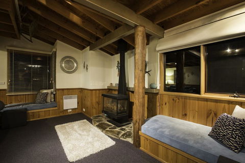 Kummonin - Phillip Island Accommodation 2