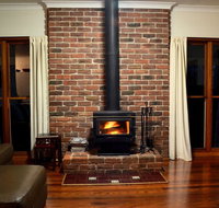 La Sila Homestead on Marrowbone - cutest cottage in the Hunter with killer views - Phillip Island Accommodation