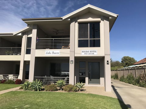 Lake Breeze - Phillip Island Accommodation 1
